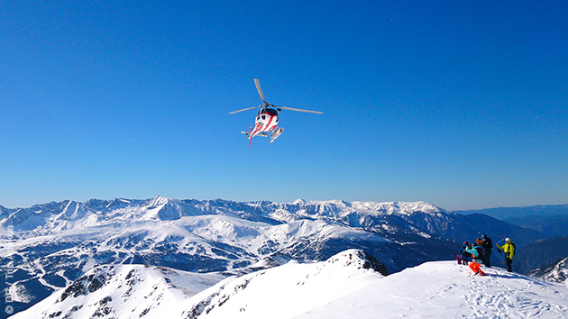 Formules dépose en héliski pour vos vacances freeride sur la neige des Pyrénées