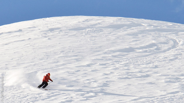 Sur les pentes de Maurienne, vous laissez votre trace dans la poudreuse