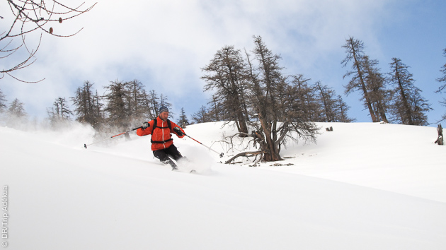 Votre guide vous propose des itinéraires de ski de randonnée au milieu de paysages grandioses