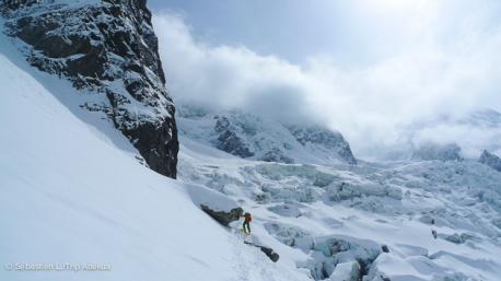 la vallée blanche avec un guide de ski freeride pour découvrir les plus beaux hors pistes de Chamonix